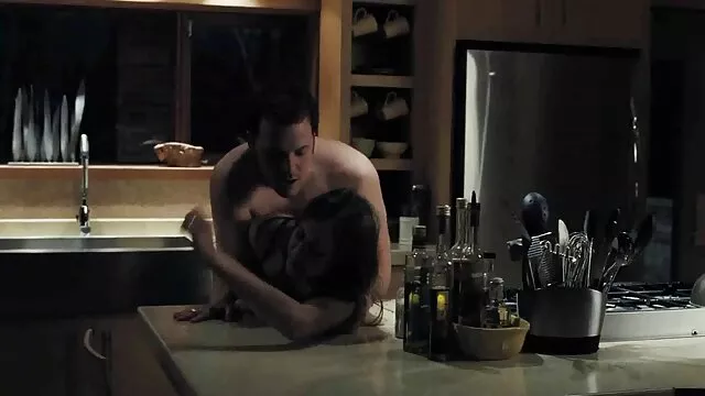 Pornografia sem registo  De um assistir filme pornô com alexandre frota parceiro bêbado, dá uma dentada.