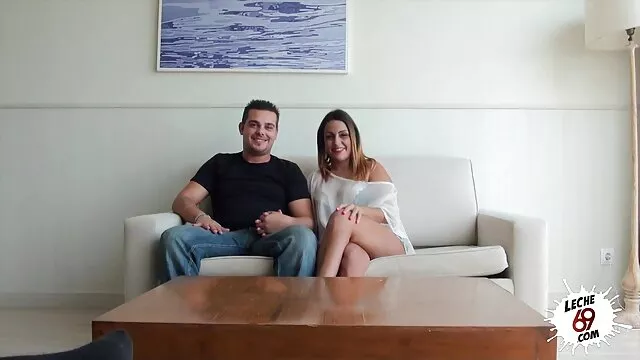 Pornografia sem registo  A miúda da escola Chupa pilas em todos os buracos. filmes filmes de pornô