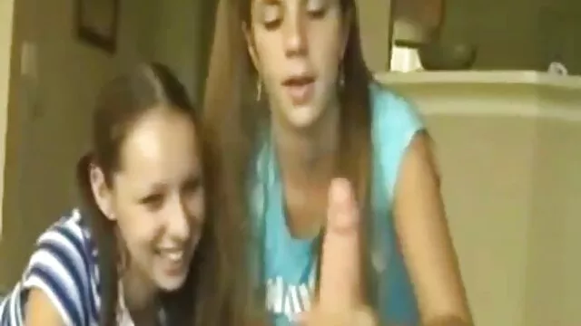 Pornografia sem registo  Julia arruína um grande galo na assistir filmes online pornôs floresta