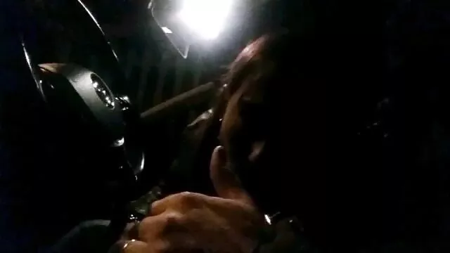 Pornografia sem registo  Vanya, com humor tolo, tira o amigo da filme porno brasileiro famoso revista.
