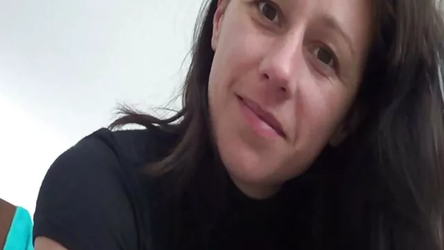 Pornografia sem registo  A namorada com filmes de ação e porno calças na festa anal faz sexo
