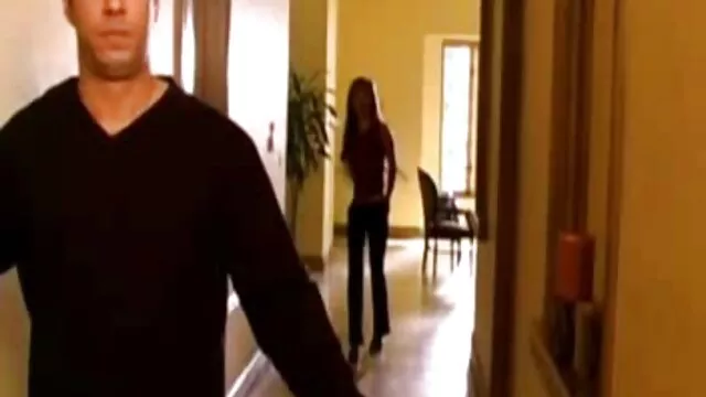 Pornografia sem registo  Morena não é o oposto filmes pornôs com de ser fodida por um tipo no rabo.