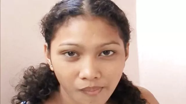 Pornografia sem registo  A pessoa atira dois amigos para fimes pornôs grátis a cozinha.