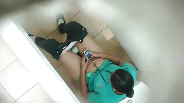 Pornografia sem registo  Língua loura no quarto vídeos pornô eróticos de hotel