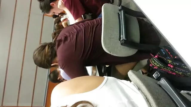 Pornografia sem registo  A morena gosta da Pila comprida do seu amante filme pornô no celular